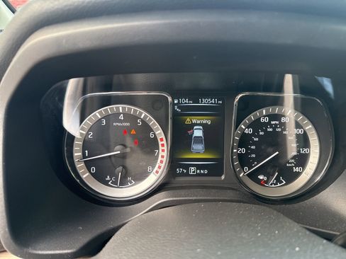 Used 2018 Nissan Titan SL image 15