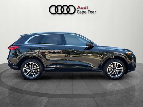 Certified 2025 Audi Q5 Premium AWD/4WD image 6