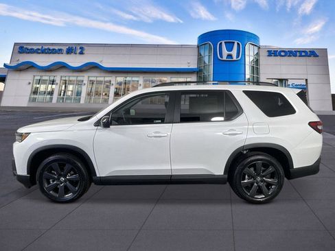 New 2026 Honda Pilot Sport image 2
