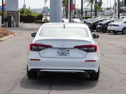 Used 2024 Honda Civic EX image 12