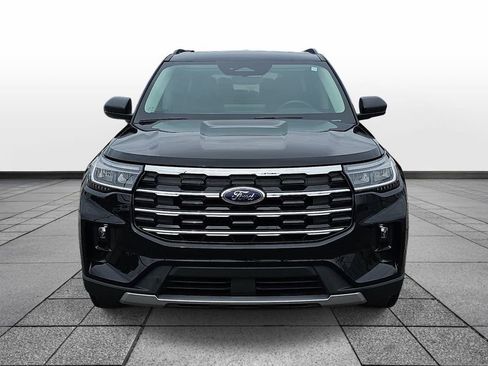 Used 2025 Ford Explorer Active w/ Active Comfort Package AWD/4WD image 2