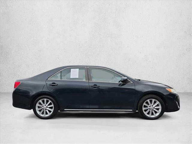 Used 2014 Toyota Camry XLE w/ Leather Package FWD image 4