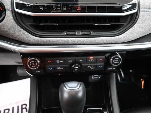 Used 2022 Jeep Compass Latitude w/ Convenience Group AWD/4WD image 9