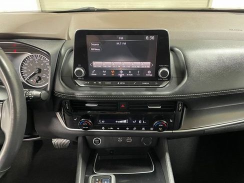 Used 2021 Nissan Rogue SV AWD/4WD image 16