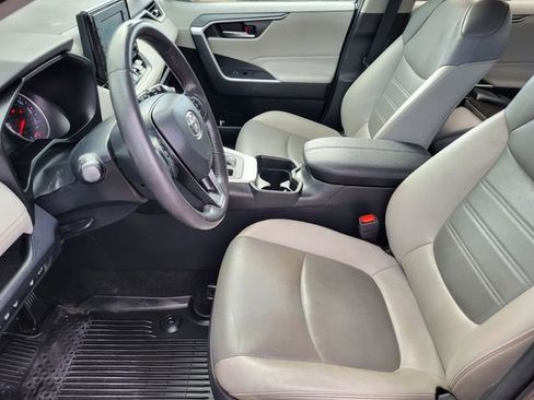 Used 2020 Toyota RAV4 XLE Premium AWD/4WD image 12