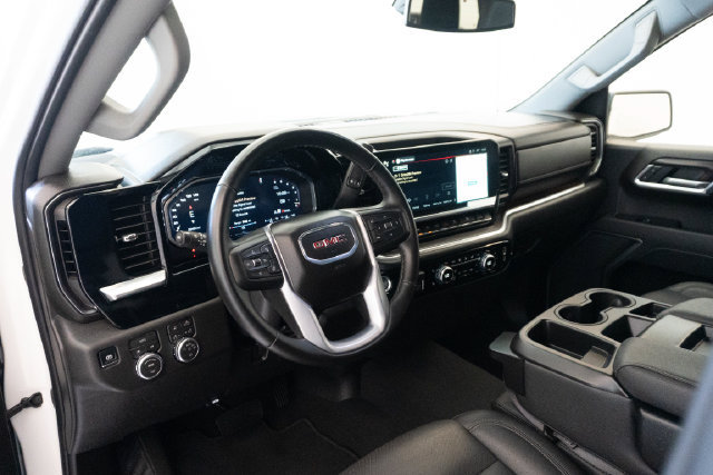 Used 2026 GMC Sierra 1500 SLT AWD/4WD image 8