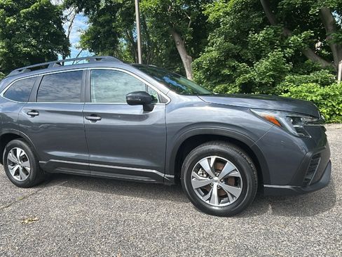 Used 2023 Subaru Ascent Premium AWD/4WD image 10