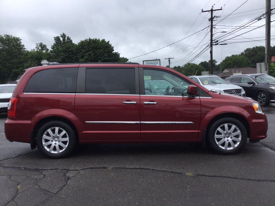 Used 2015 Chrysler Town & Country Touring w/ Driver Convenience Group FWD image 6