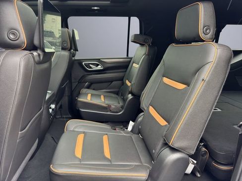 Certified 2022 GMC Yukon XL AT4 w/ AT4 Premium Package AWD/4WD image 20