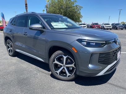 New 2025 Volkswagen Tiguan SE