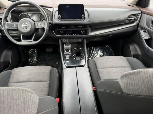 Used 2023 Nissan Rogue SV image 14