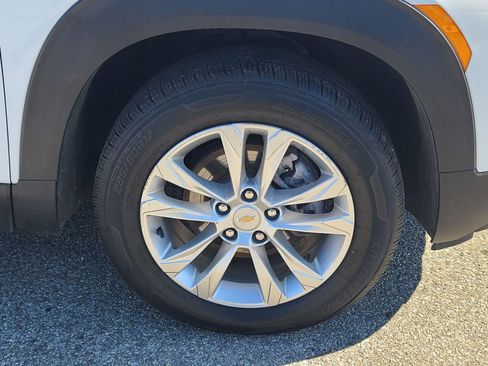 Used 2023 Chevrolet TrailBlazer LS image 34