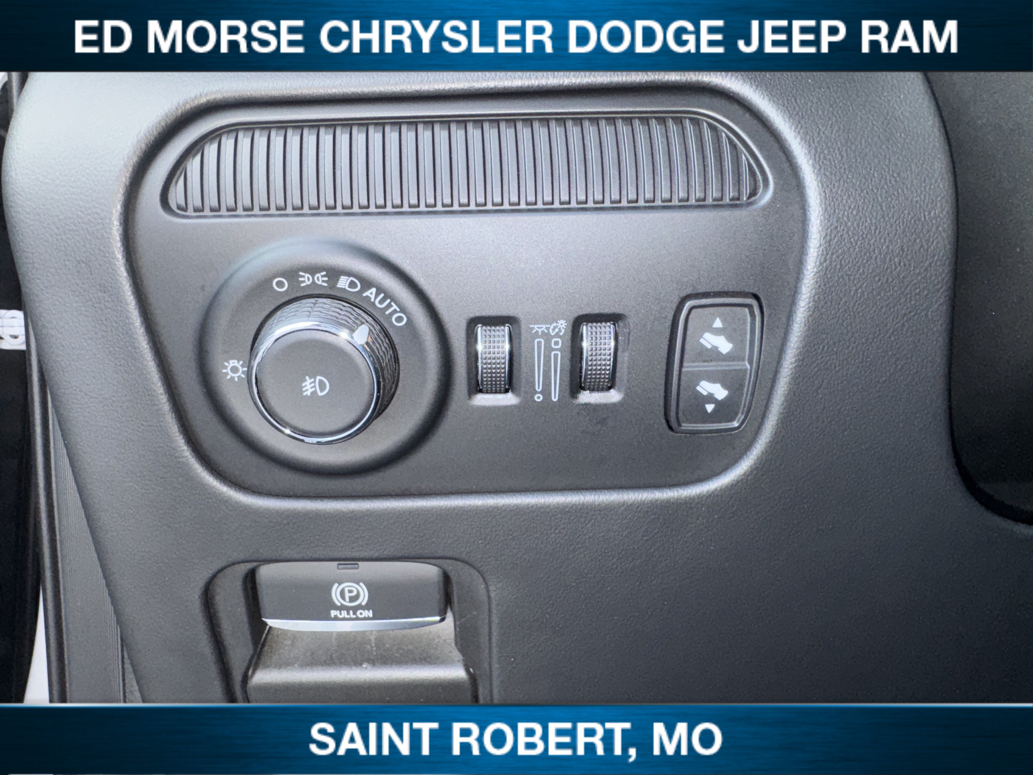 Used 2023 Jeep Grand Wagoneer L Series II AWD/4WD image 23