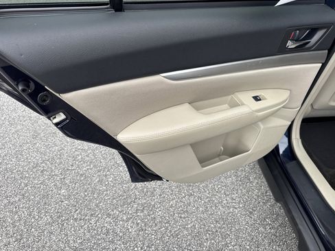 Used 2014 Subaru Outback 2.5i Premium w/ Accessory Value Package (OYR) image 21