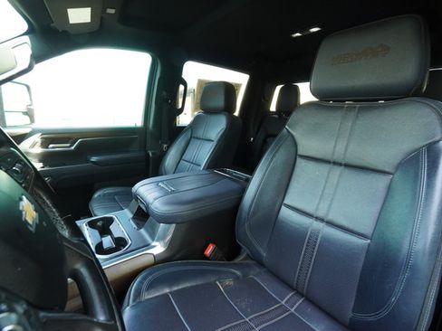 Used 2024 Chevrolet Silverado 3500 High Country AWD/4WD image 27