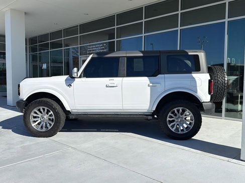 Used 2023 Ford Bronco Outer Banks image 3