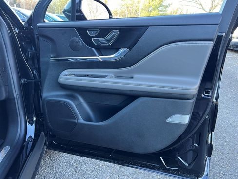 New 2026 Lincoln Corsair Premiere image 7