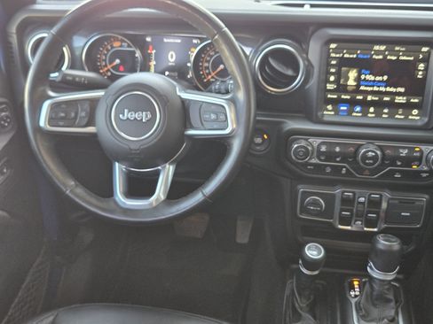 Used 2021 Jeep Wrangler Unlimited Sahara AWD/4WD image 25