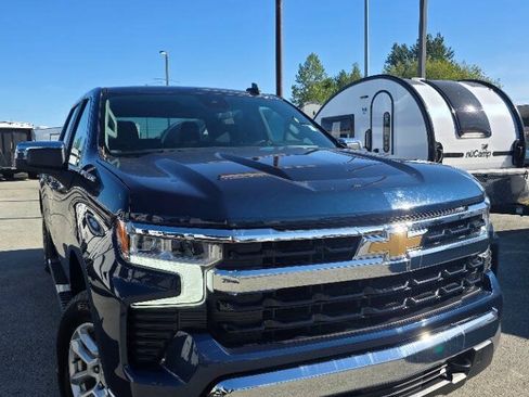 Used 2023 Chevrolet Silverado 1500 LT AWD/4WD image 4