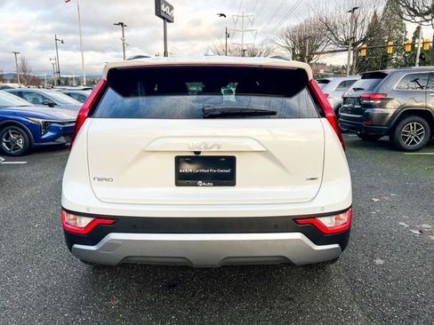 Certified 2024 Kia Niro EX image 7