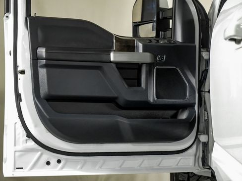 Used 2022 Ford F250 Lariat w/ Lariat Value Package image 34