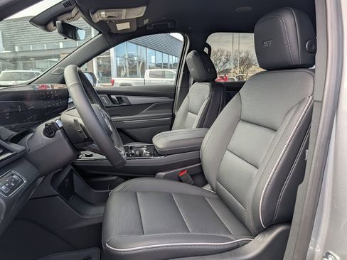 New 2026 Buick Enclave Sport Touring w/ Power Package image 5