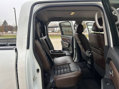 Used 2016 Nissan Titan Platinum Reserve image 32