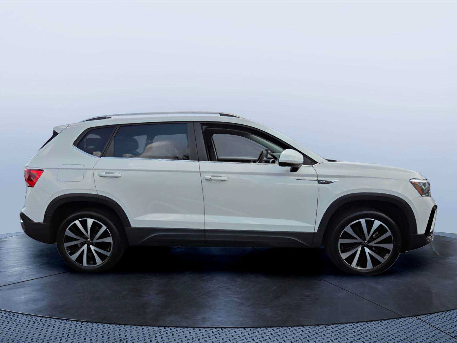 Used 2023 Volkswagen Taos SE FWD image 7