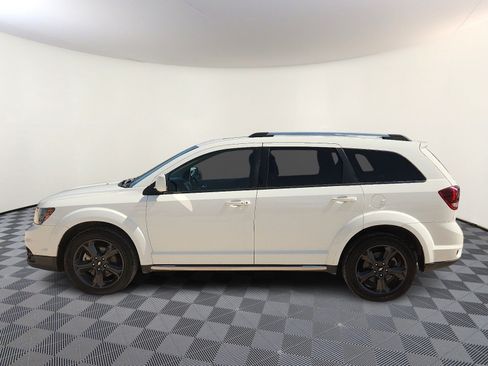 Used 2020 Dodge Journey Crossroad FWD image 2