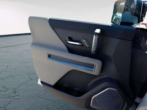New 2026 GMC Hummer EV 4x4 Crew Cab image 18