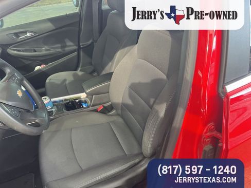 Used 2018 Chevrolet Cruze LT w/ Convenience Package image 9