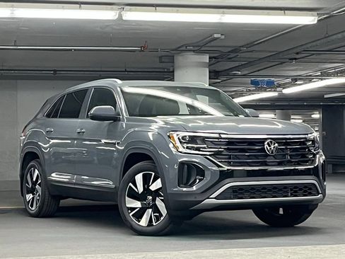 New 2026 Volkswagen Atlas Cross Sport SEL AWD/4WD image 2