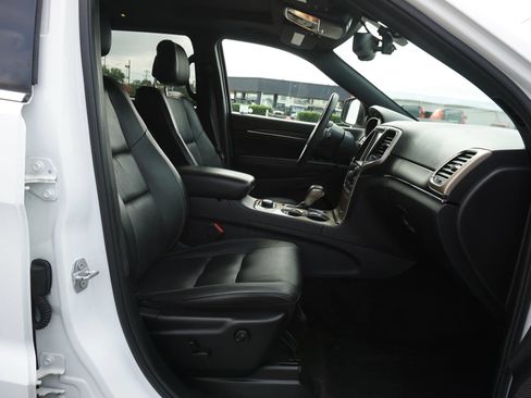 Used 2016 Jeep Grand Cherokee Limited AWD/4WD image 25