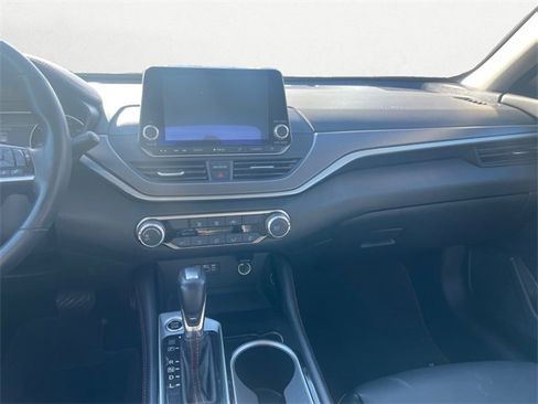 Used 2024 Nissan Altima 2.5 SR image 11