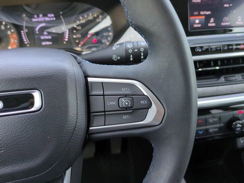 Used 2022 Jeep Compass Latitude FWD image 19