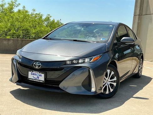 Used 2021 Toyota Prius Prime XLE FWD image 2