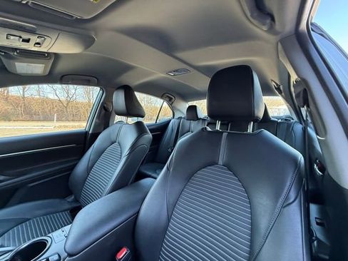 Used 2024 Toyota Camry SE image 24