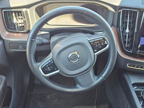 Used 2023 Volvo XC60 B5 Plus AWD/4WD image 26