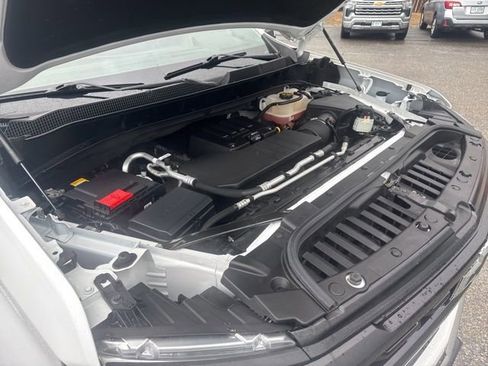 Used 2023 Chevrolet Silverado 1500 LT image 39