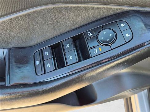 Used 2024 Nissan Rogue S AWD/4WD image 11