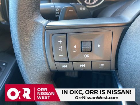 Used 2024 Nissan Pathfinder S image 24