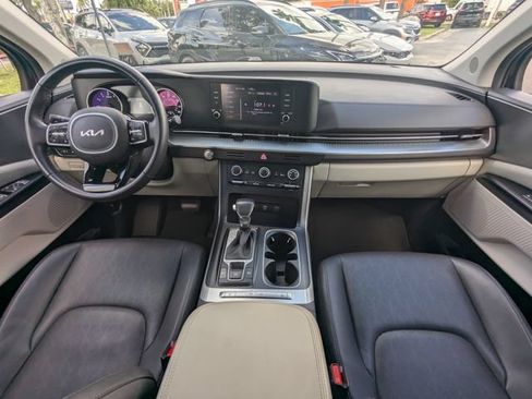 Certified 2024 Kia Carnival LX FWD image 17