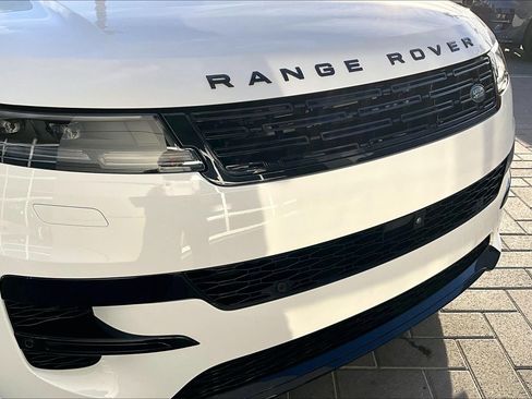 Used 2025 Land Rover Range Rover Sport Dynamic SE image 30