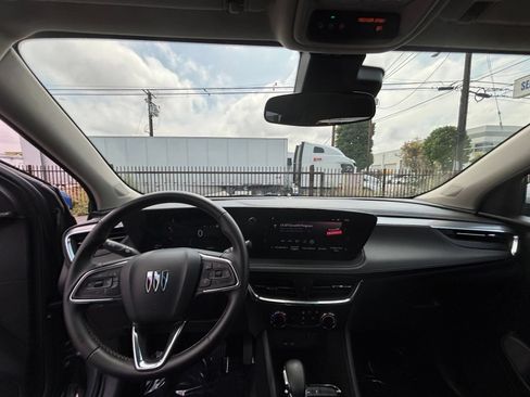 Used 2025 Buick Encore GX Preferred FWD image 34