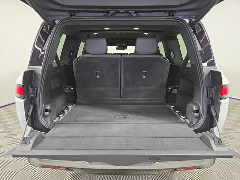 Used 2025 Rivian R1S Adventure AWD/4WD image 15