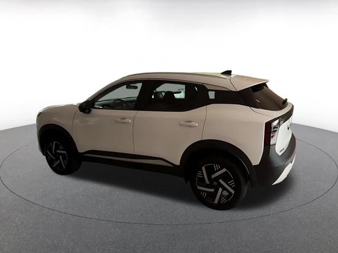 Used 2026 Nissan Kicks SV w/ Cold Weather Package FWD image 14
