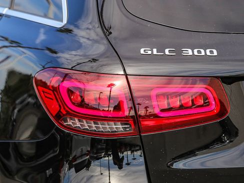 Used 2022 Mercedes-Benz GLC 300 image 9