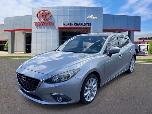 Used 2016 MAZDA MAZDA3 s Touring image 4
