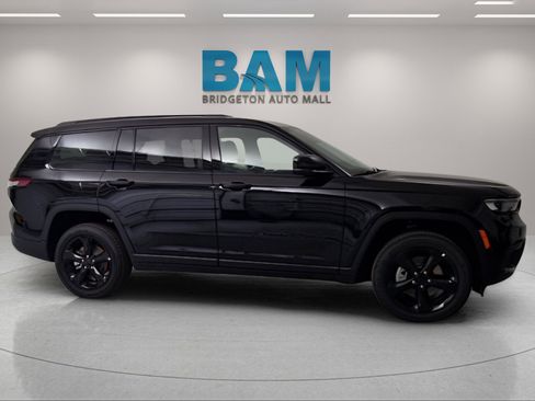 New 2025 Jeep Grand Cherokee L Altitude image 8