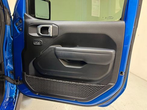 Used 2024 Jeep Gladiator Sport image 29